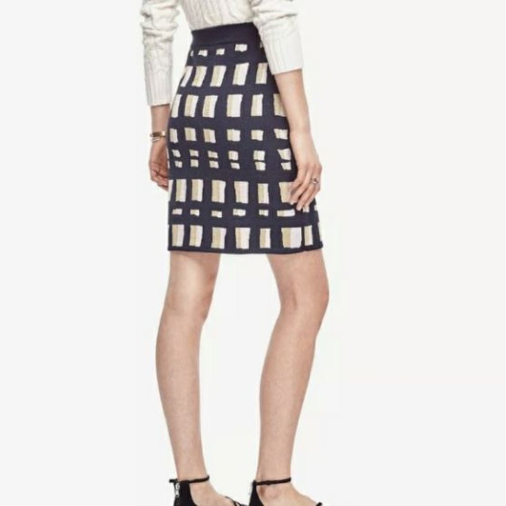 NWT Ann Taylor Lattice Knit Skirt - Picture 2 of 5